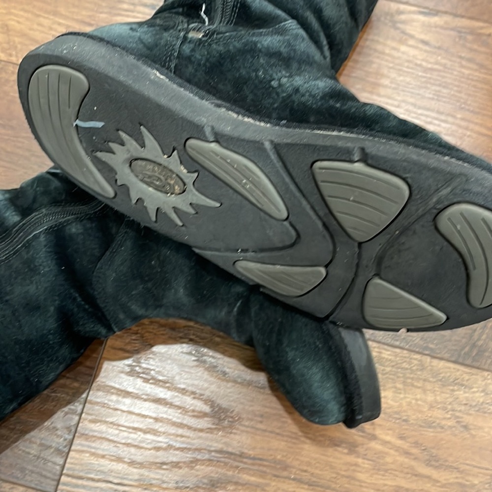 Uggs Special Edition - image 3